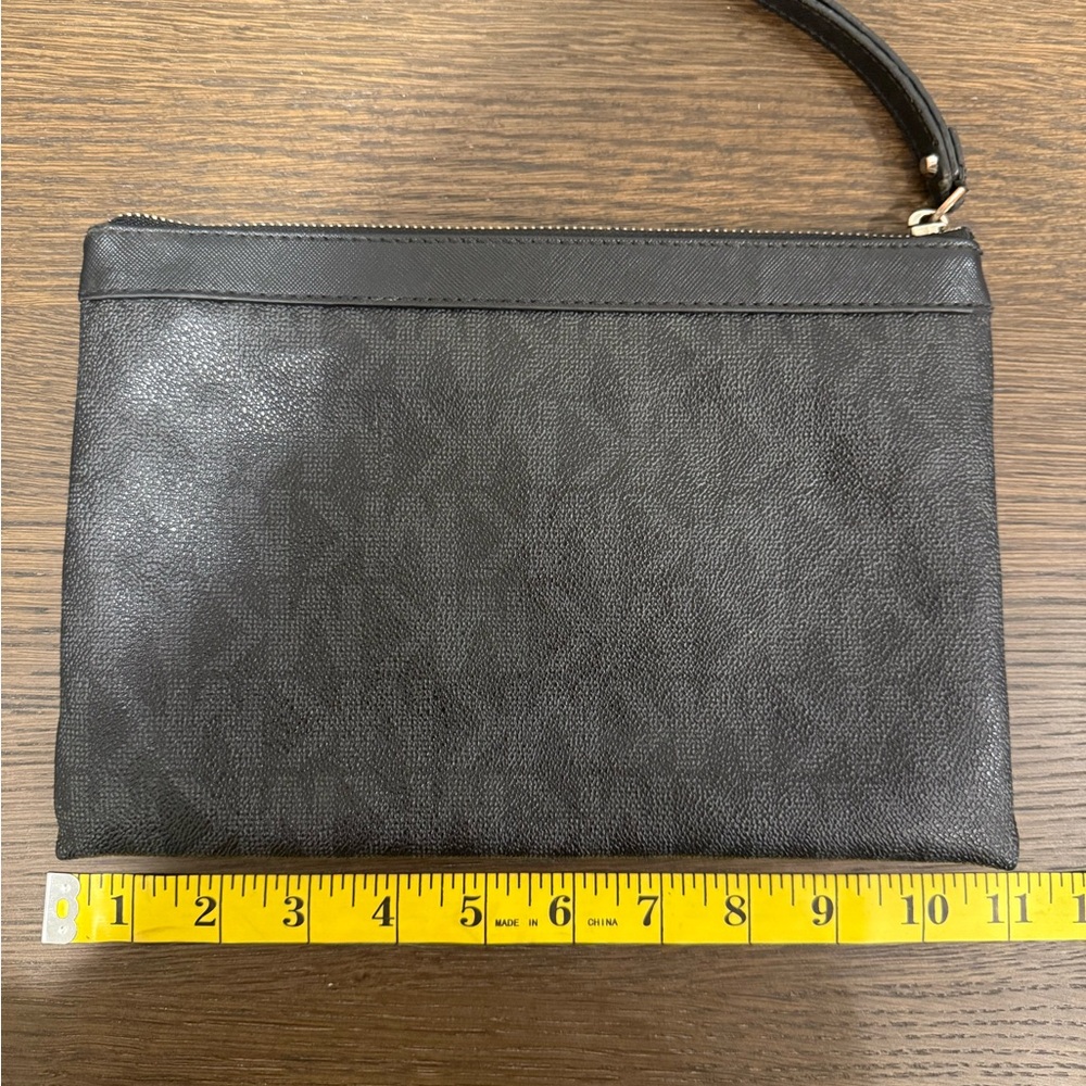 Michael Kors Black Jet Set Clutch - Picture 2 of 10